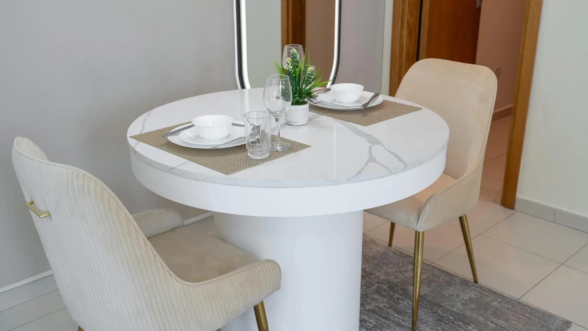Glorious Studio With Easy City Access In Bay Square 9, Business Bay Dubaj Apartament