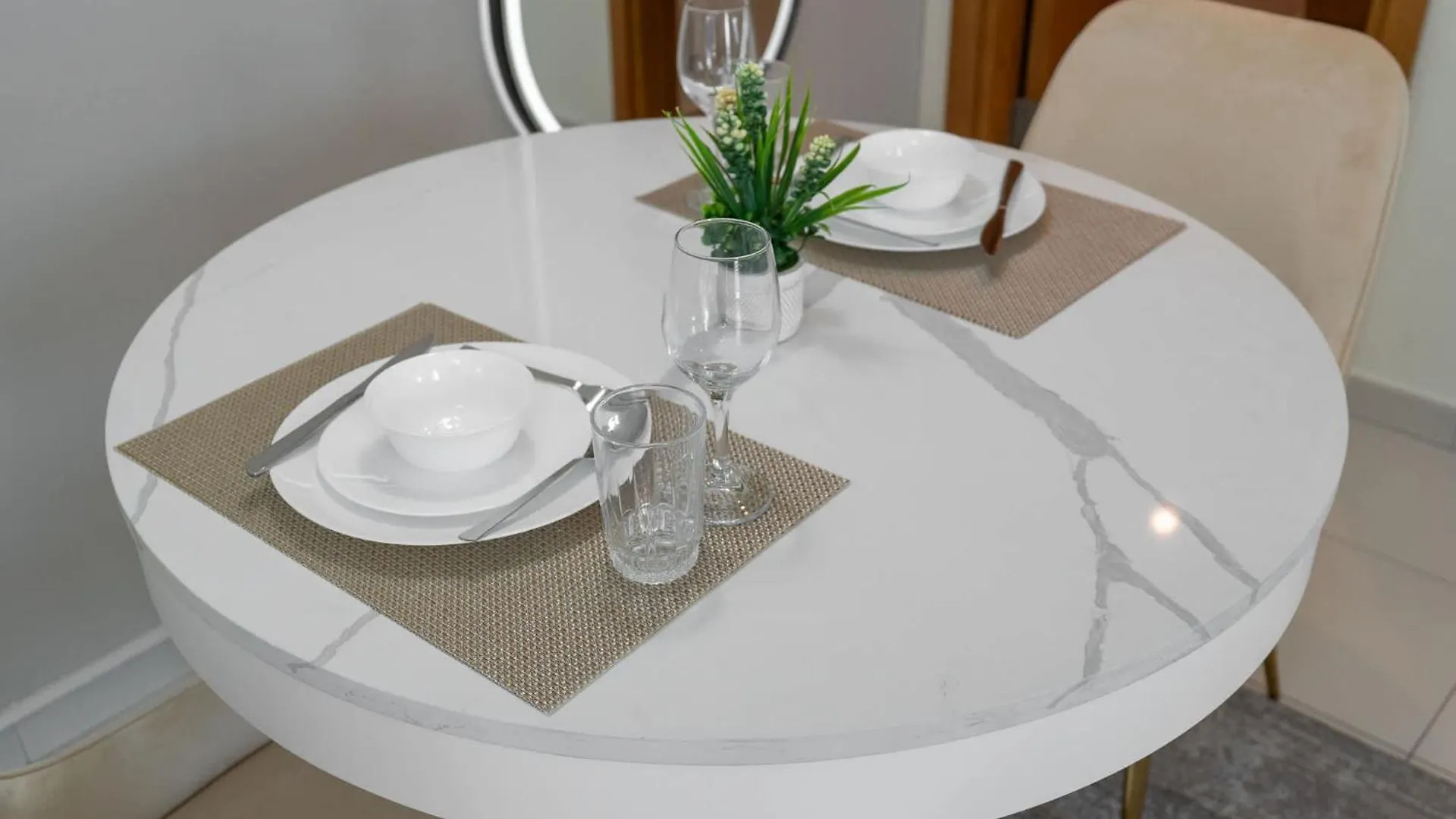 Glorious Studio With Easy City Access In Bay Square 9, Business Bay Dubaj Apartament
