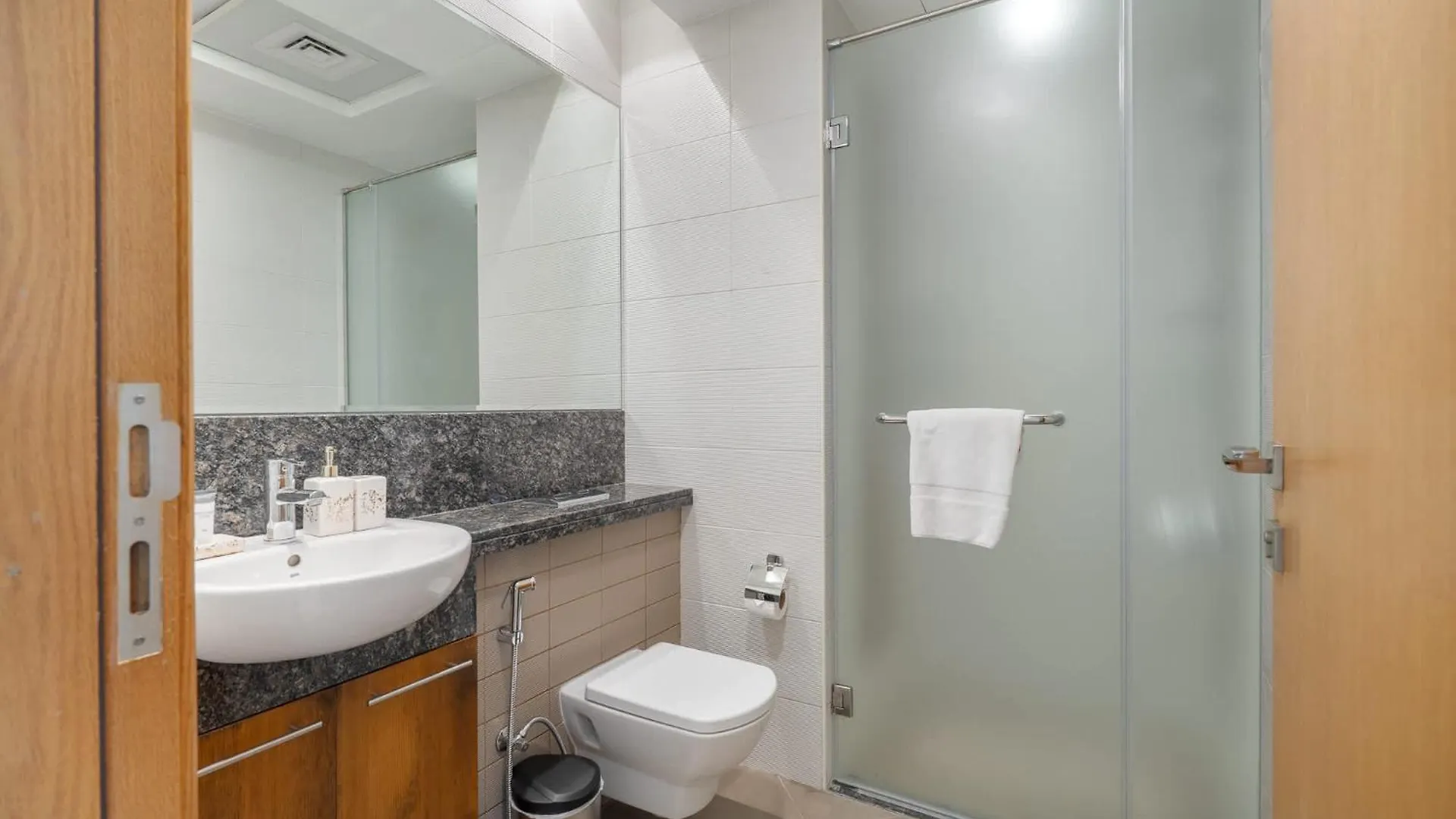 Glorious Studio With Easy City Access In Bay Square 9, Business Bay Dubai United Arab Emirates