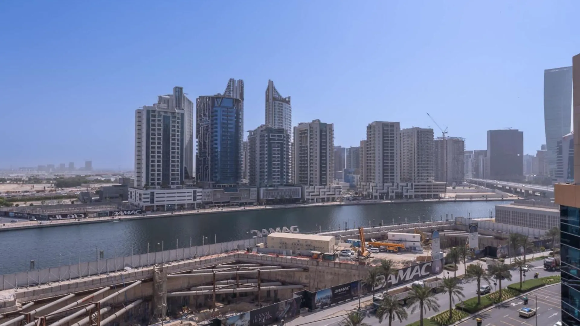 Apartment Glorious Studio With Easy City Access In Bay Square 9, Business Bay Dubai