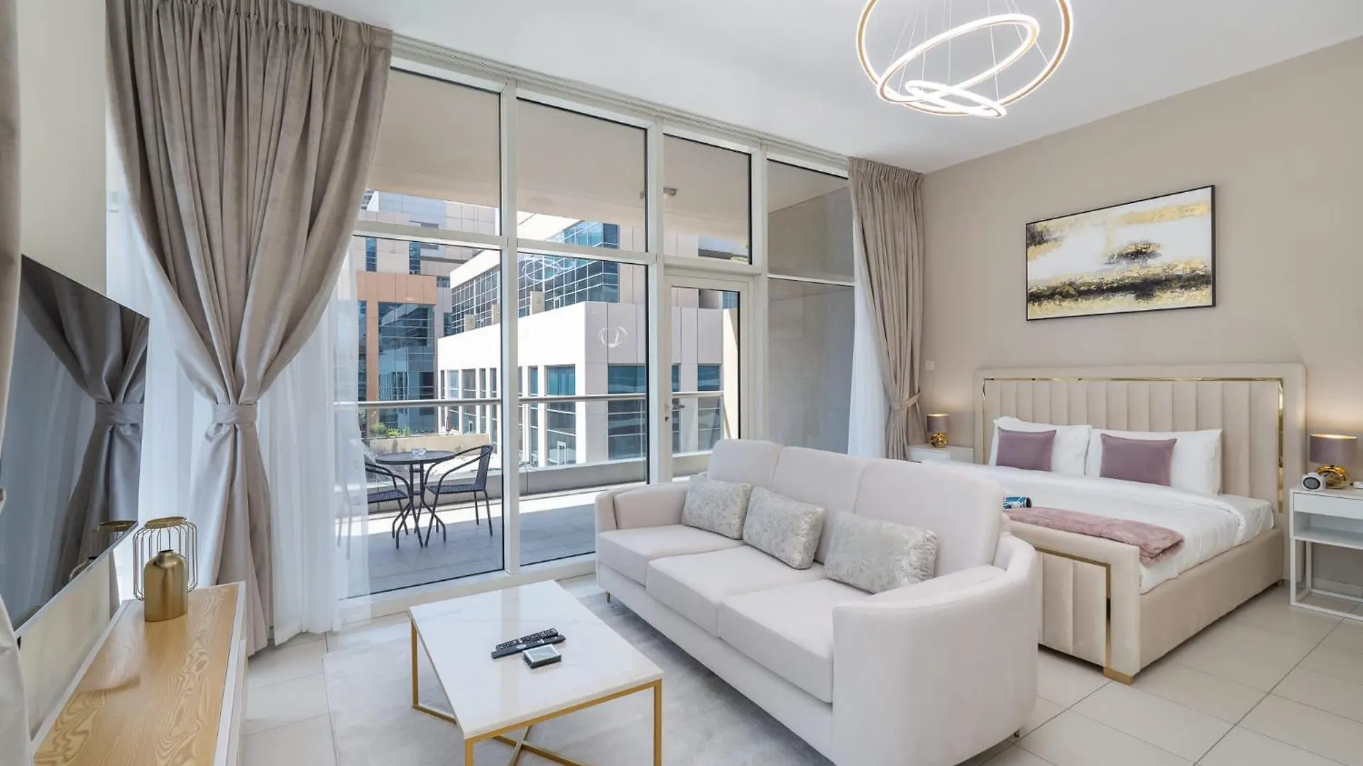 Glorious Studio With Easy City Access In Bay Square 9, Business Bay Dubai 0*,